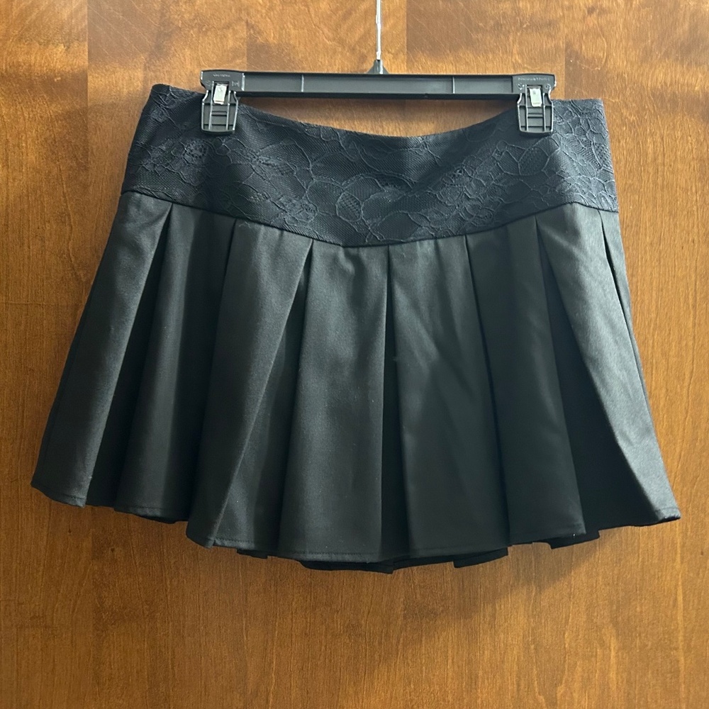 Bebe Black Lace Waist Pleated Mini Skirt, Size 8 - Picture 2 of 16